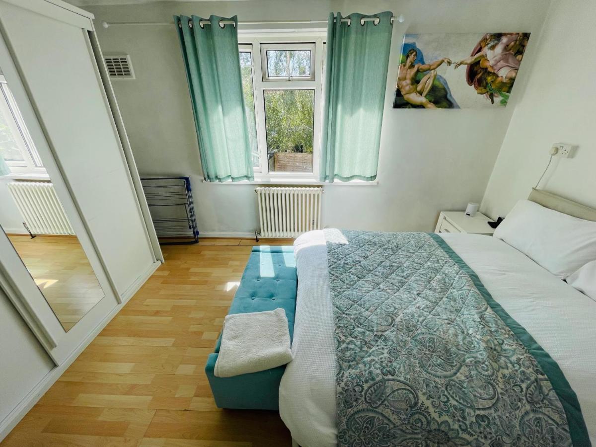 Apartment Spare In Peaceful Neighbourhood Near The Centre Of